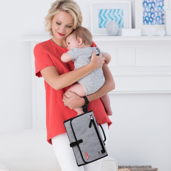 🚫⚠️ SOLD ⚠️🚫 Skip Hop Changing Station - Picture 3 of 6